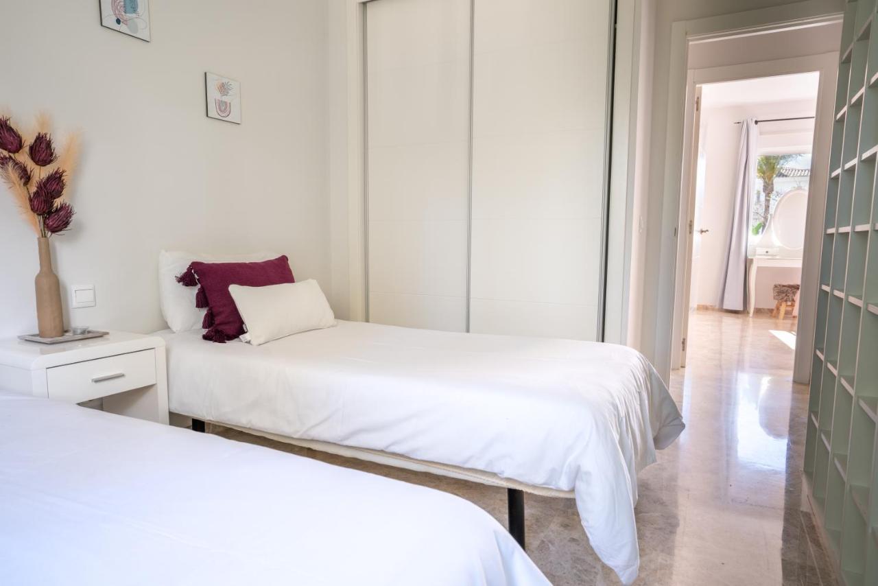 2Bdr Penthouse, Los Naranjos, W/Pool, 2Km P.Banus Marbella Eksteriør bilde